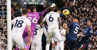 足球国足公开训练吸引千名球迷现场加油