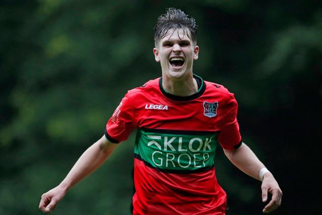 特別是在身 特別是在身